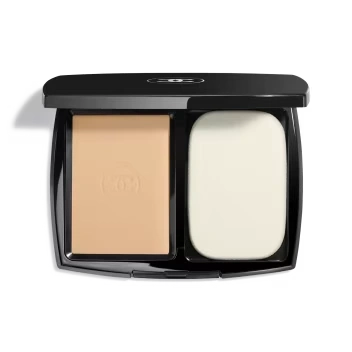 ULTRA LE TEINT Ultrawear all-day comfort flawless finish compact foundation B60 | CHANEL B60